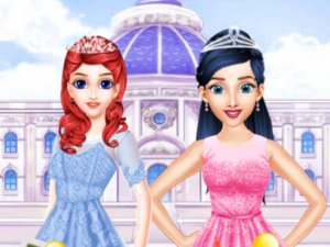 Fashion Girl Friends Reunion Dress Up